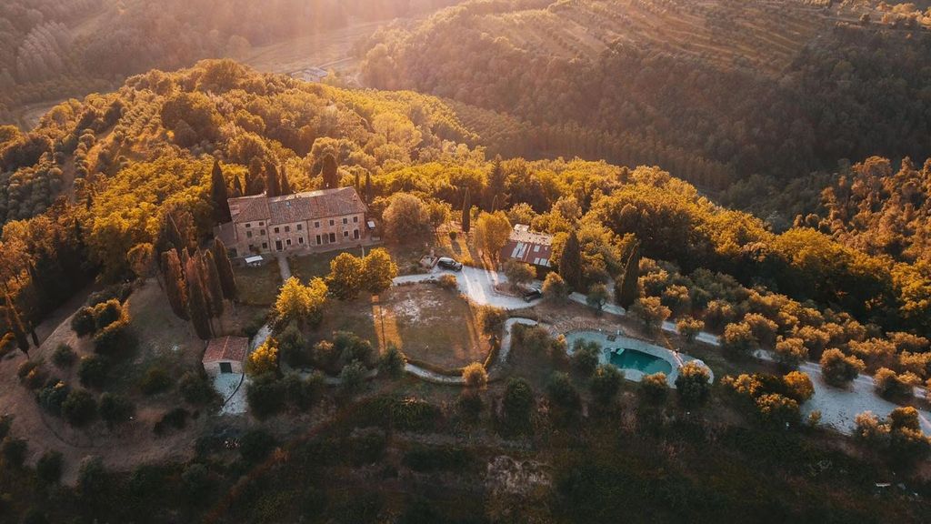 Property photo 3 of 40