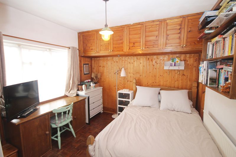 Property photo 3 of 17 Photo 6