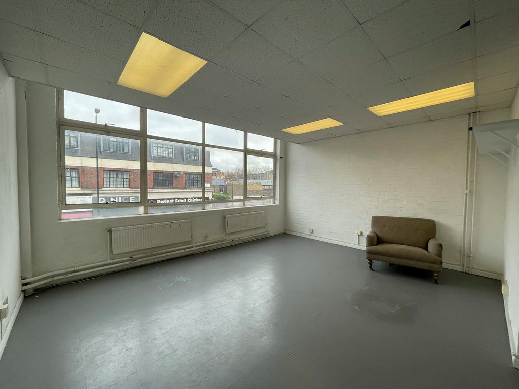Property photo 3 of 15 Celia Fiennes New (12).Jpg