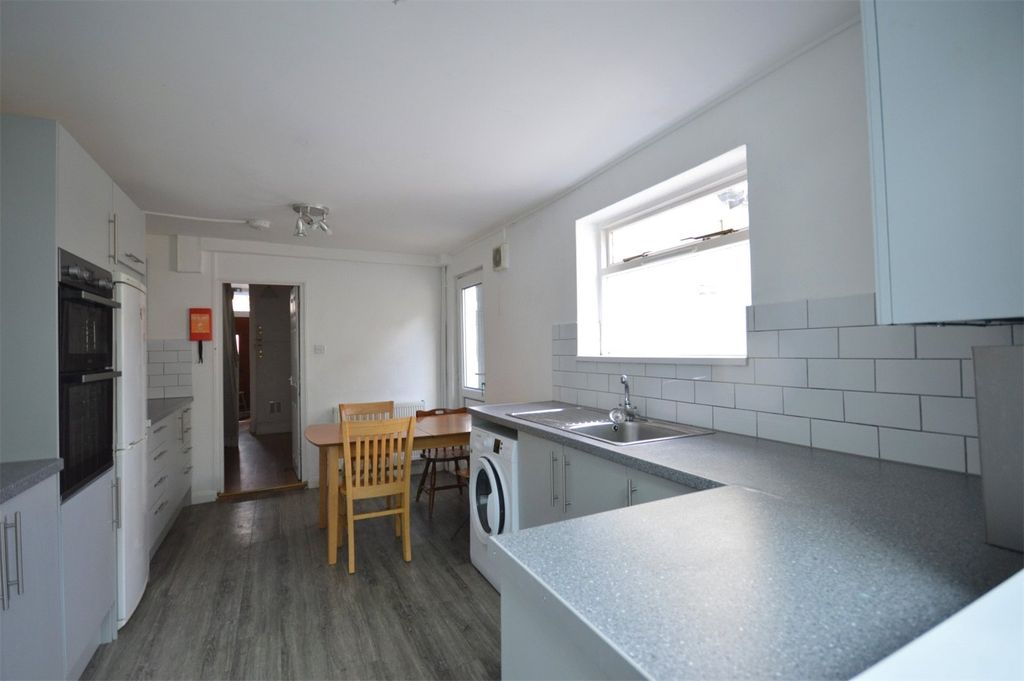 Property photo 3 of 13 Photo 06