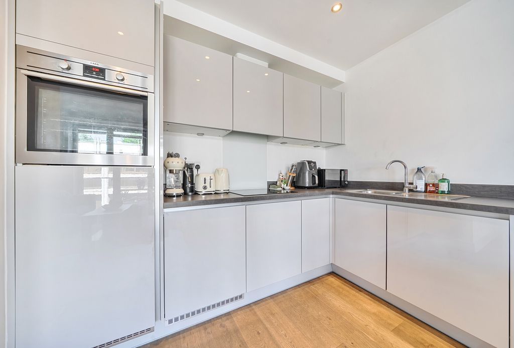 Property photo 3 of 18 1483077-1-6A3d5Eb...