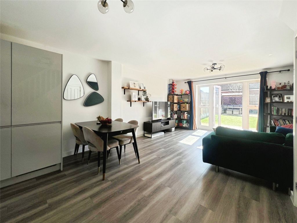 Property photo 3 of 16 Picture No. 14