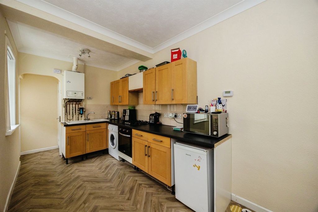 Property photo 3 of 17