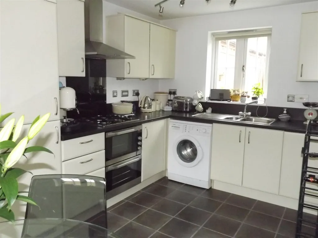 House in Nottingham, Wilford - View 6