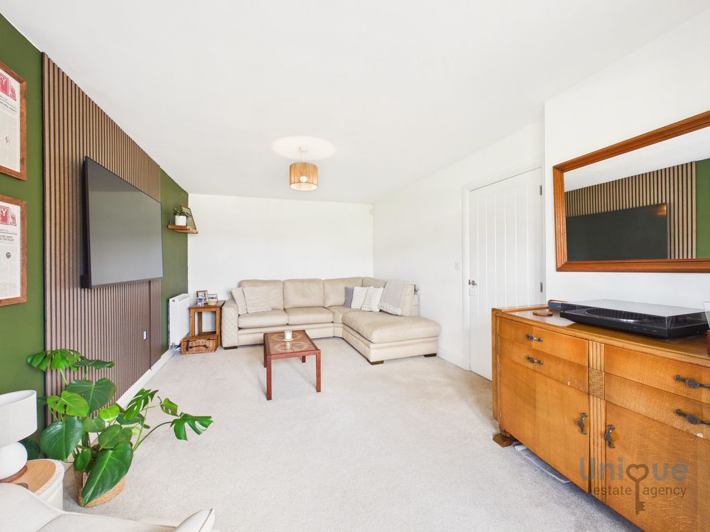 Property photo 3 of 26