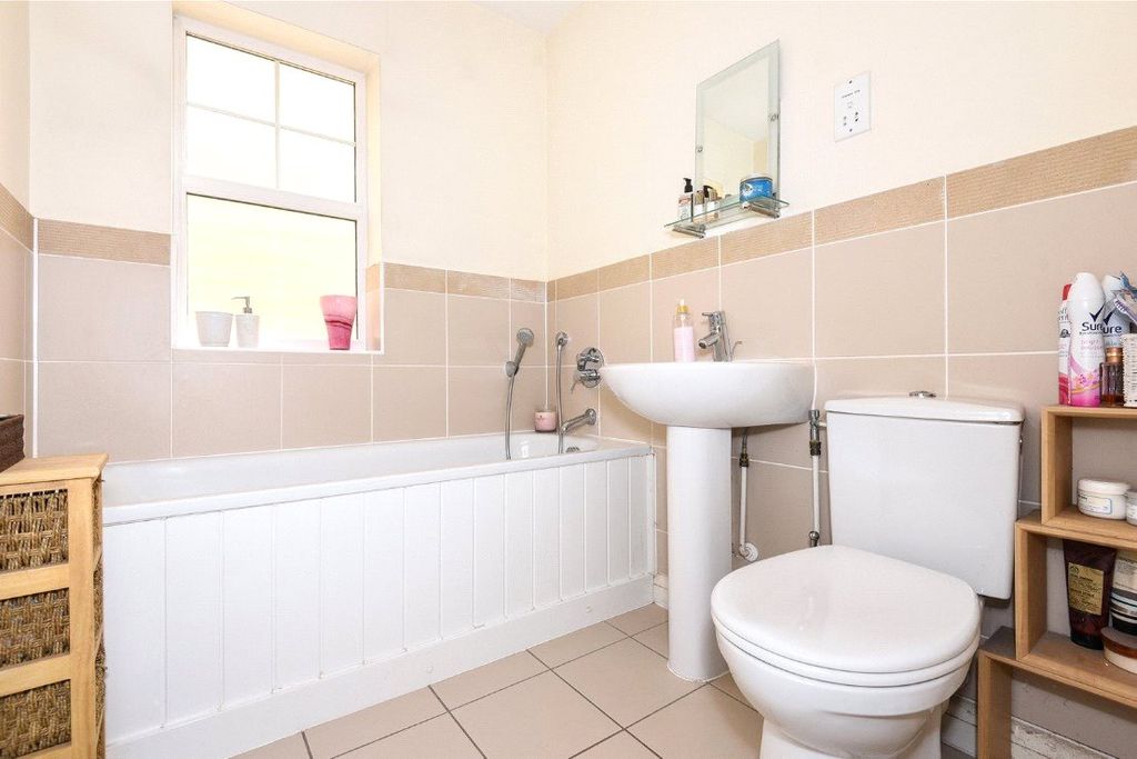 Property photo 3 of 7 Picture No. 10