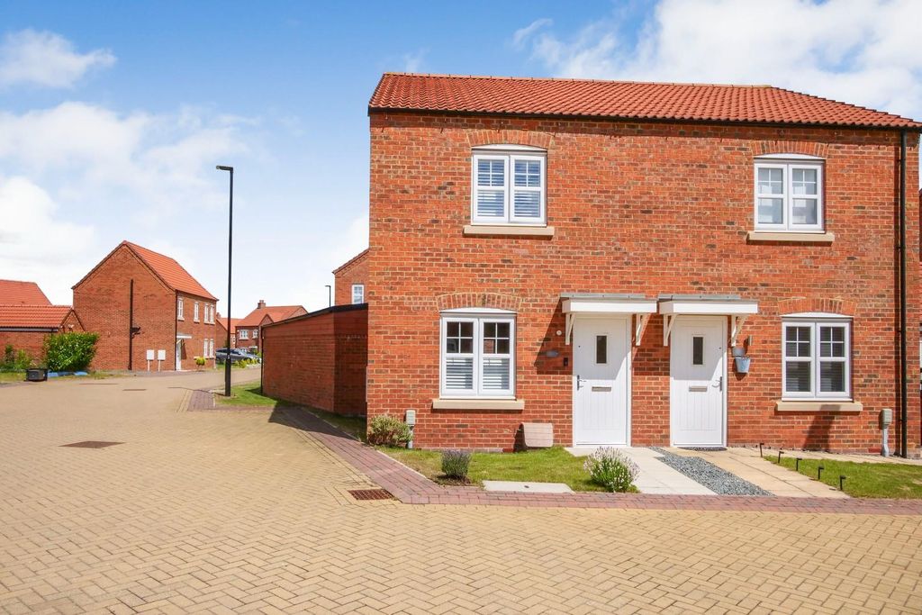 Property photo 1 of 18 External