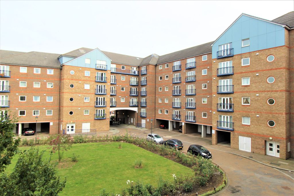 Property photo 1 of 8