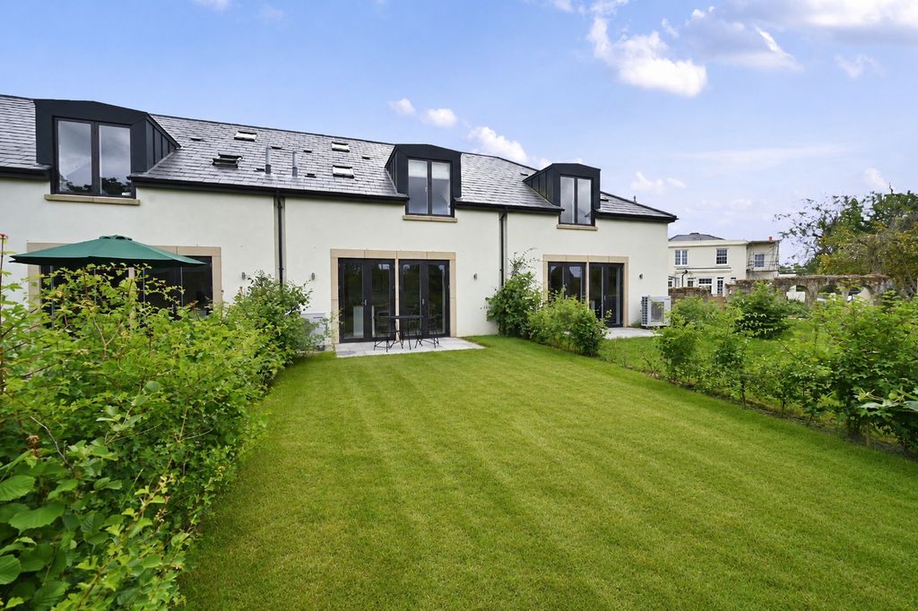 Property photo 1 of 10 Picture No. 11