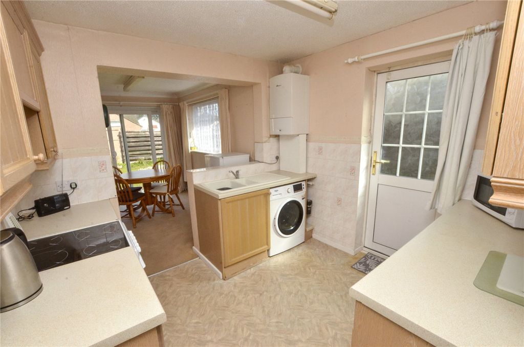 Property photo 3 of 16 Kitchen