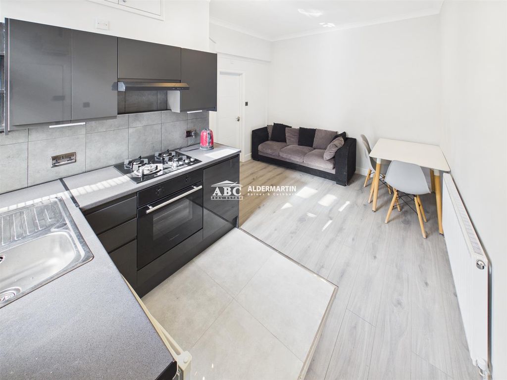 Property photo 2 of 9 Cam03215G0-Pr0105-Still001.Jpg