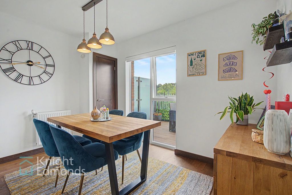 Property photo 3 of 19 Dining Area