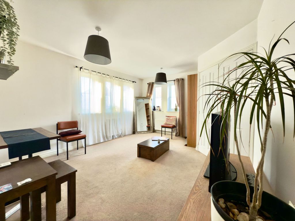 Property photo 2 of 23