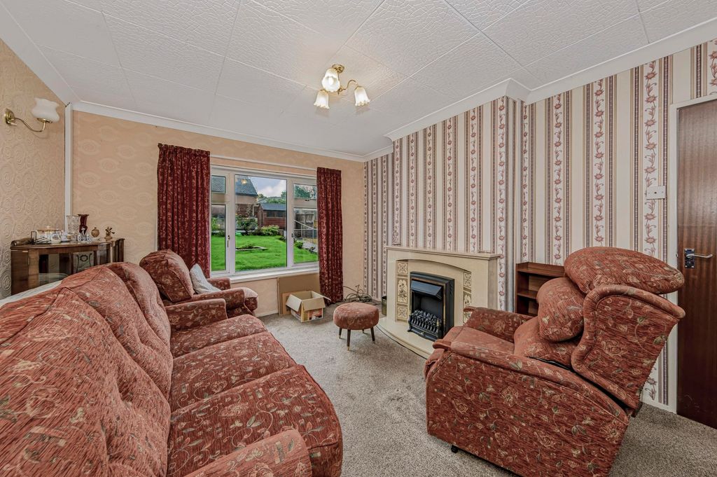 Property photo 2 of 25