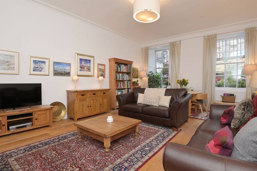 Property photo 2 of 30