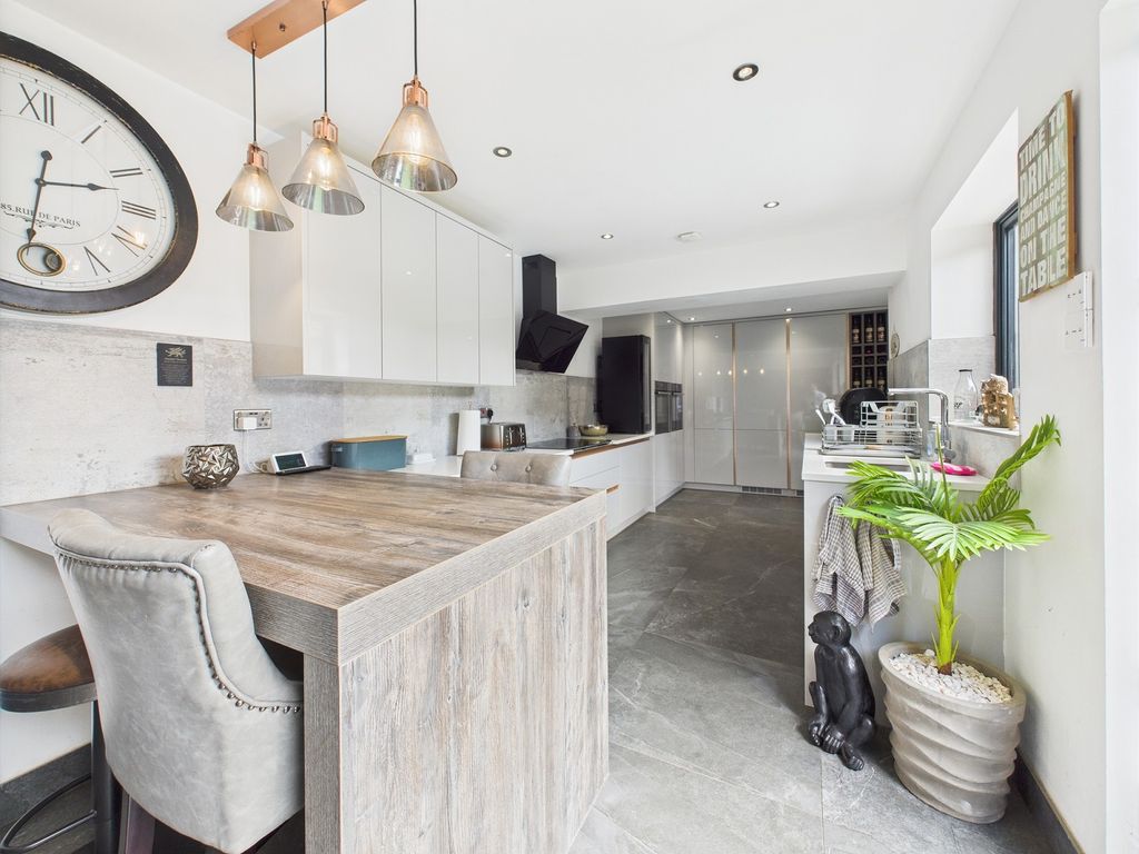 Property photo 3 of 26 Kitchen-Breakfast Area
