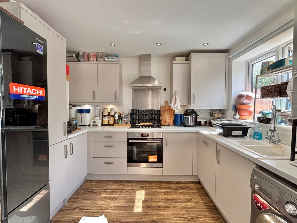 Property photo 3 of 15 Kitchen/Dining Room