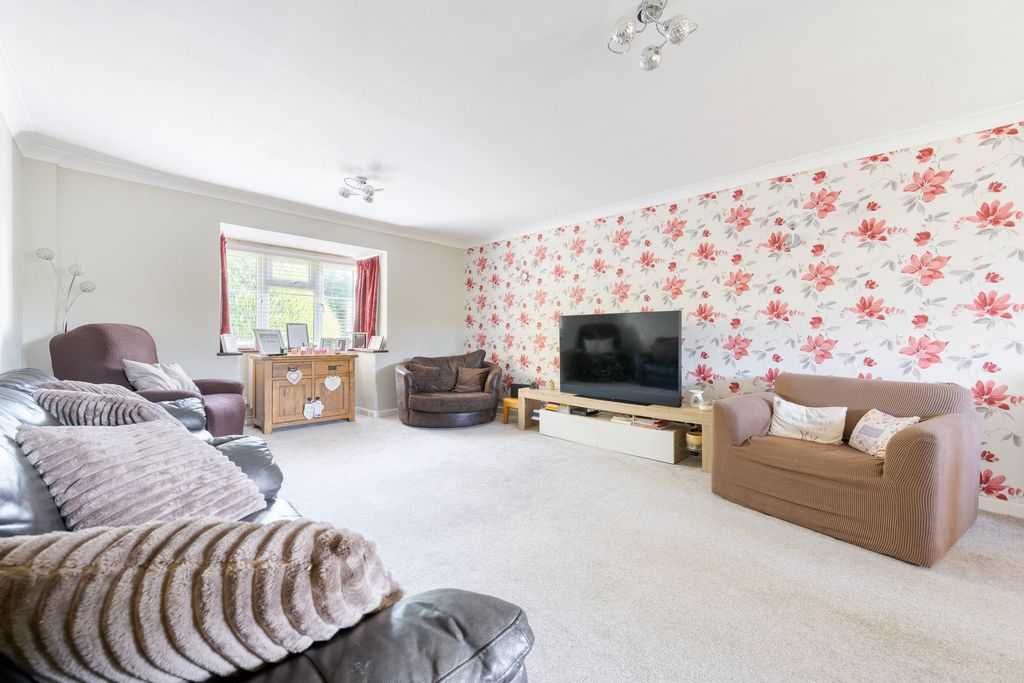 Property photo 3 of 18