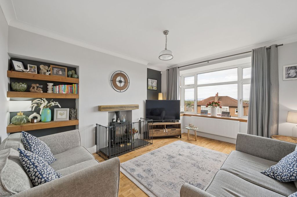 Property photo 2 of 39