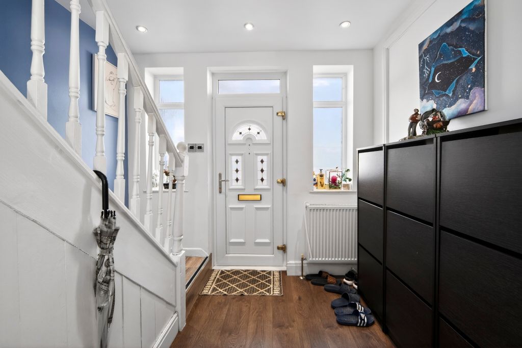 Property photo 2 of 30