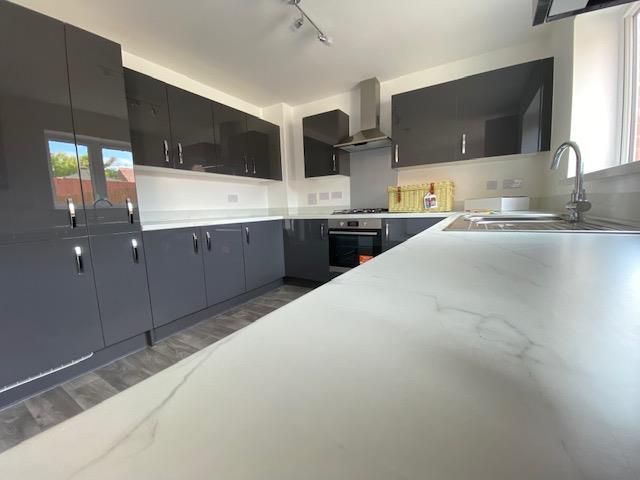 Property photo 2 of 22 Kitchen