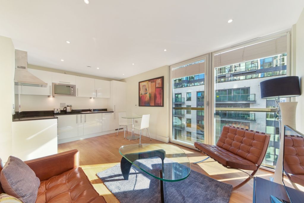 Property photo 3 of 9 Lounge Cobalt Point