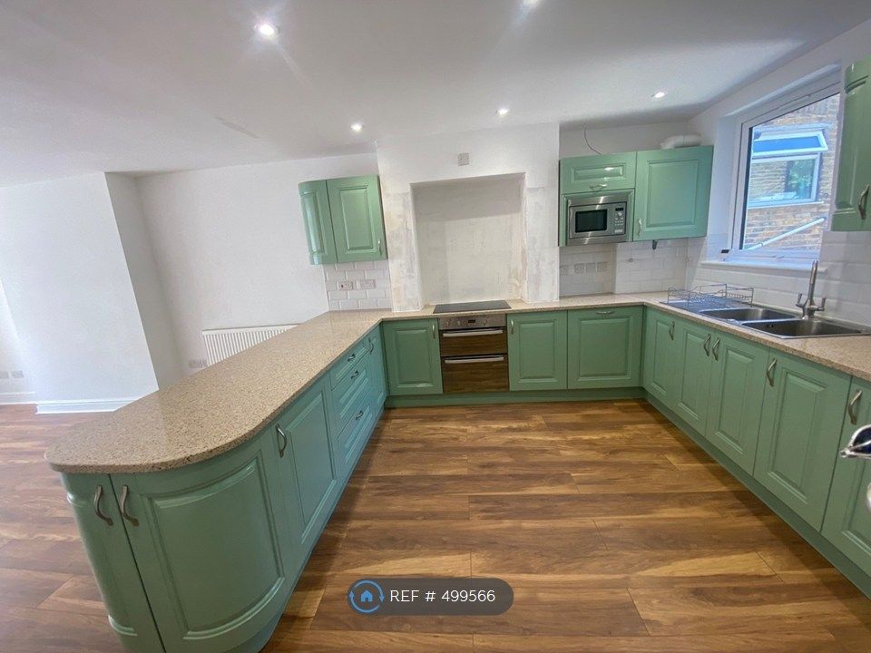 Property photo 1 of 10 Kitchen/Living Area