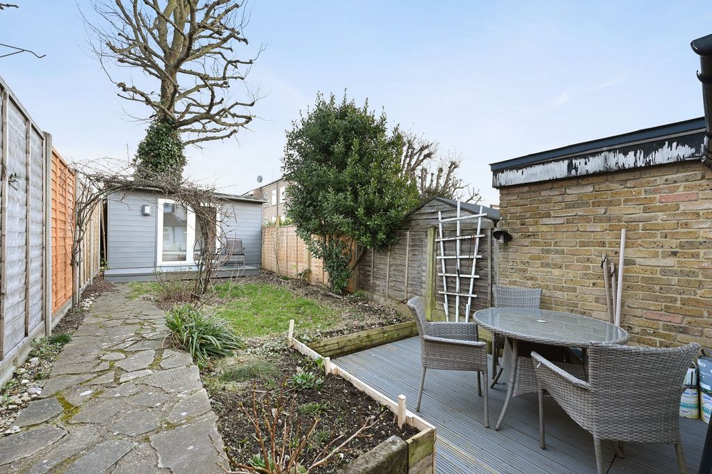 Property photo 3 of 12