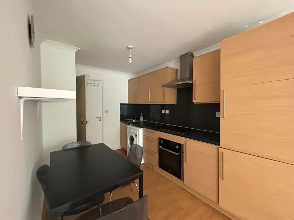 Property photo 1 of 6 1 Bed Studio To Rent Walworth Road, London Se17