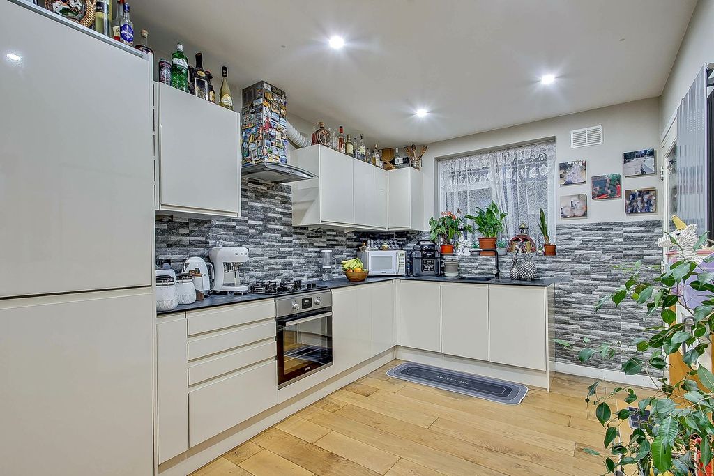 Property photo 2 of 14 Y3Fx4Cfg