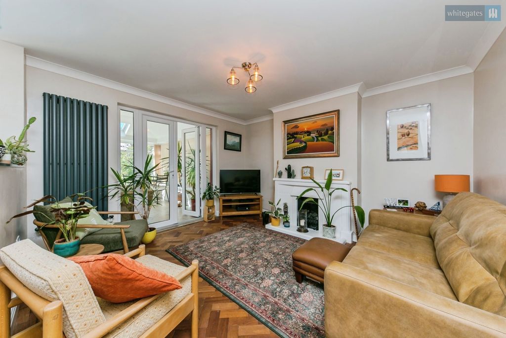 Property photo 3 of 26 Pbox-Img.Jpg