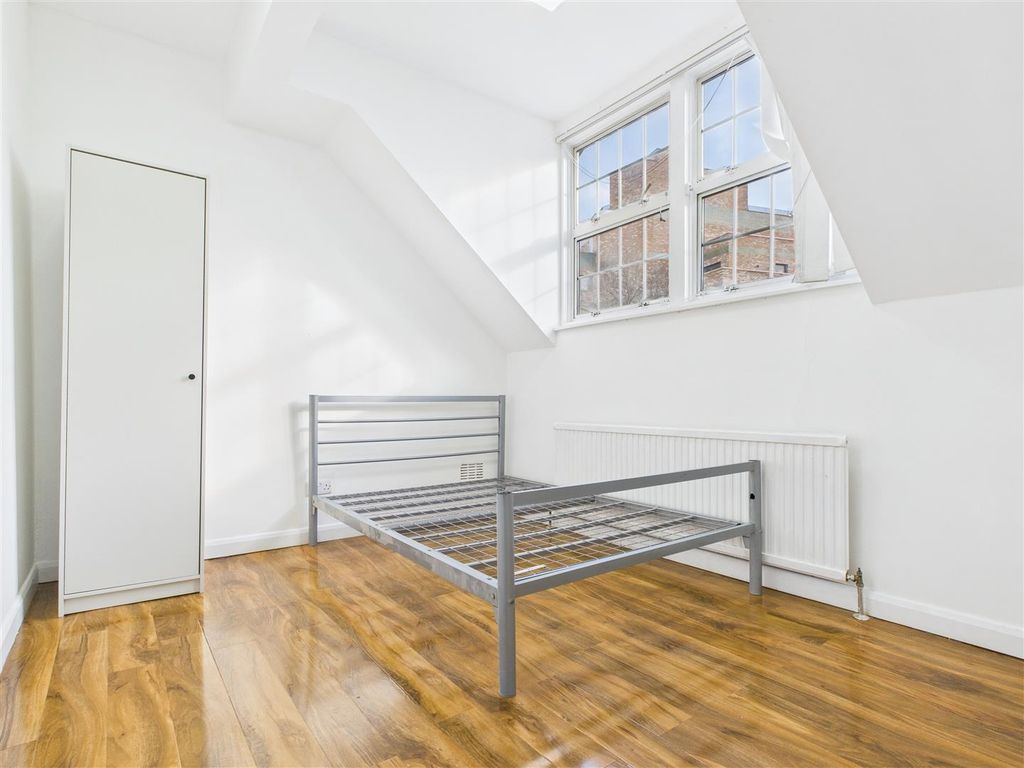 Property photo 3 of 7 Cam04419G0-Pr0054-Still003.Jpg