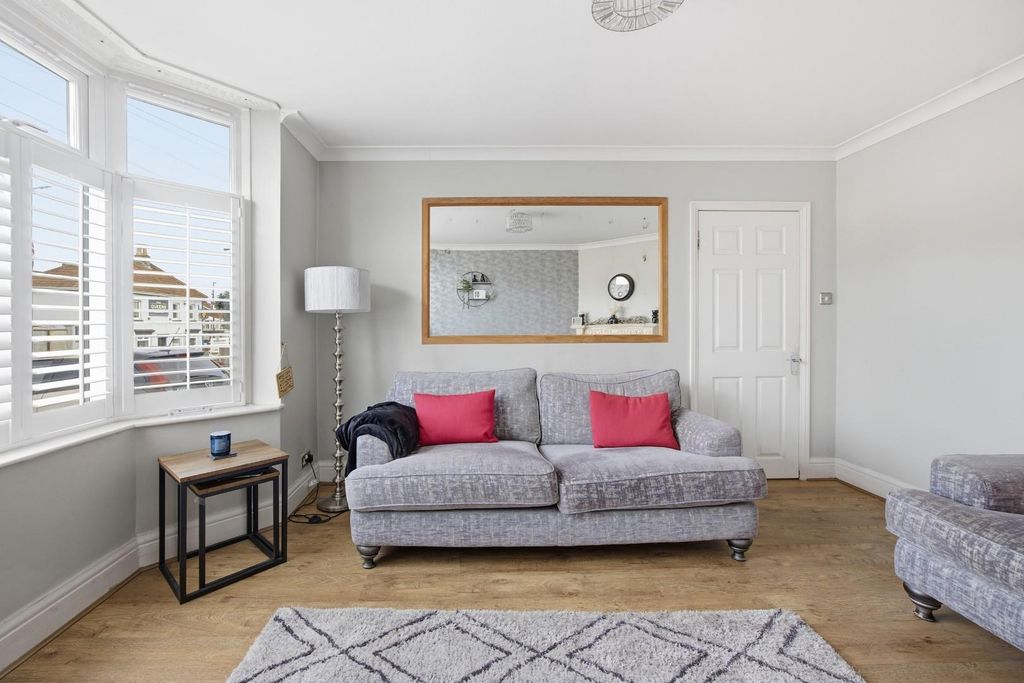 Property photo 3 of 23