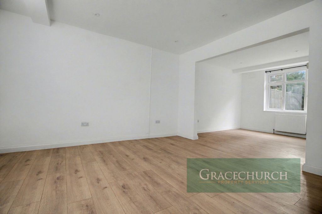 Property photo 3 of 9 Gallery