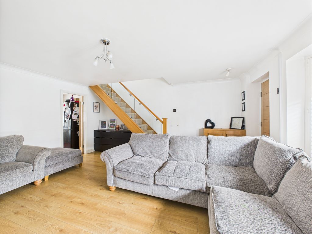 Property photo 2 of 26