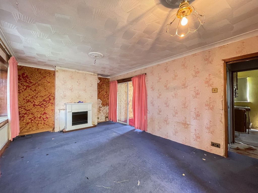 Property photo 2 of 16 4623012