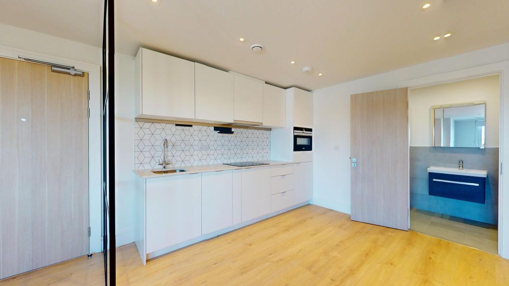 Property photo 2 of 20 Kitchen