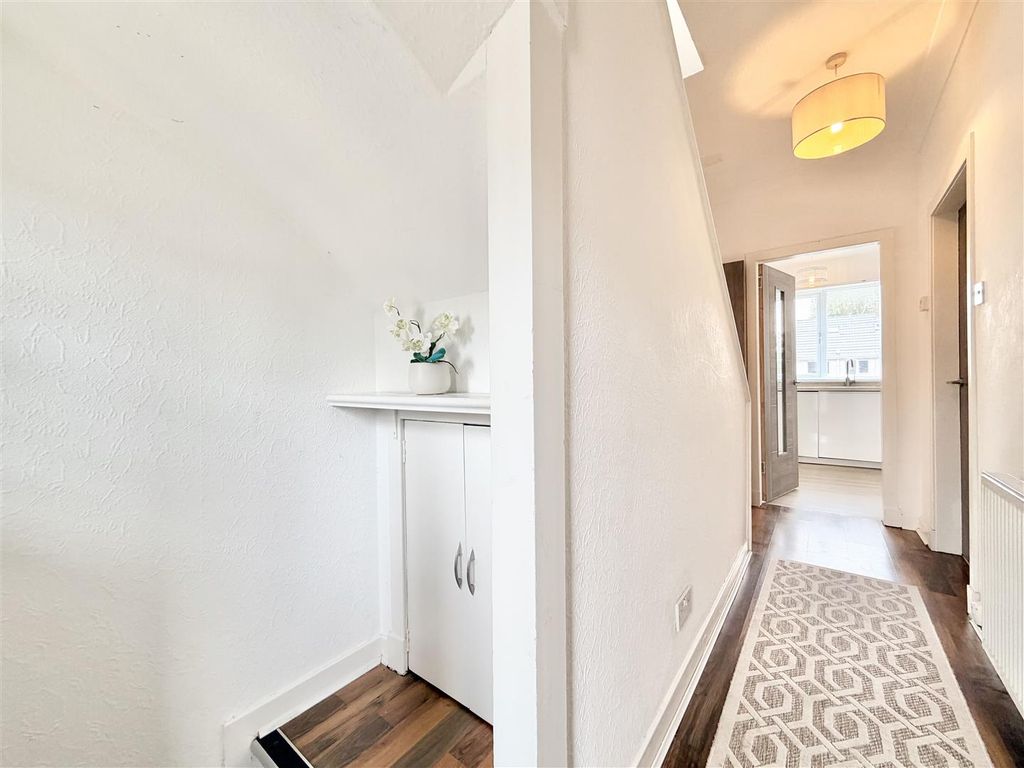 Property photo 3 of 22 Hallway