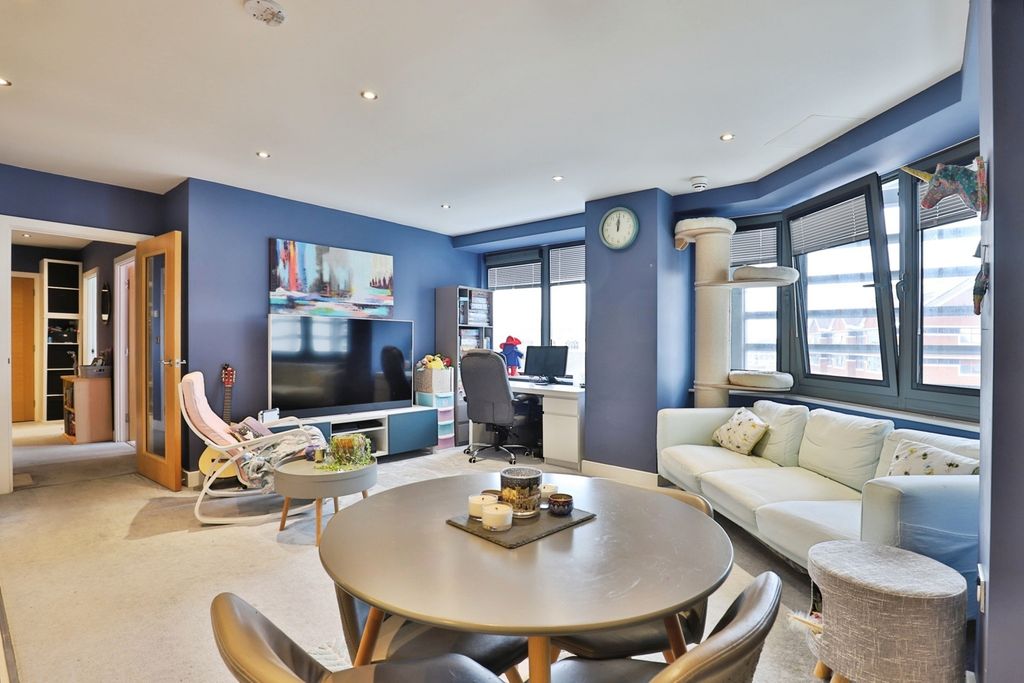 Property photo 3 of 11 Kitchen/Lounge/Diner