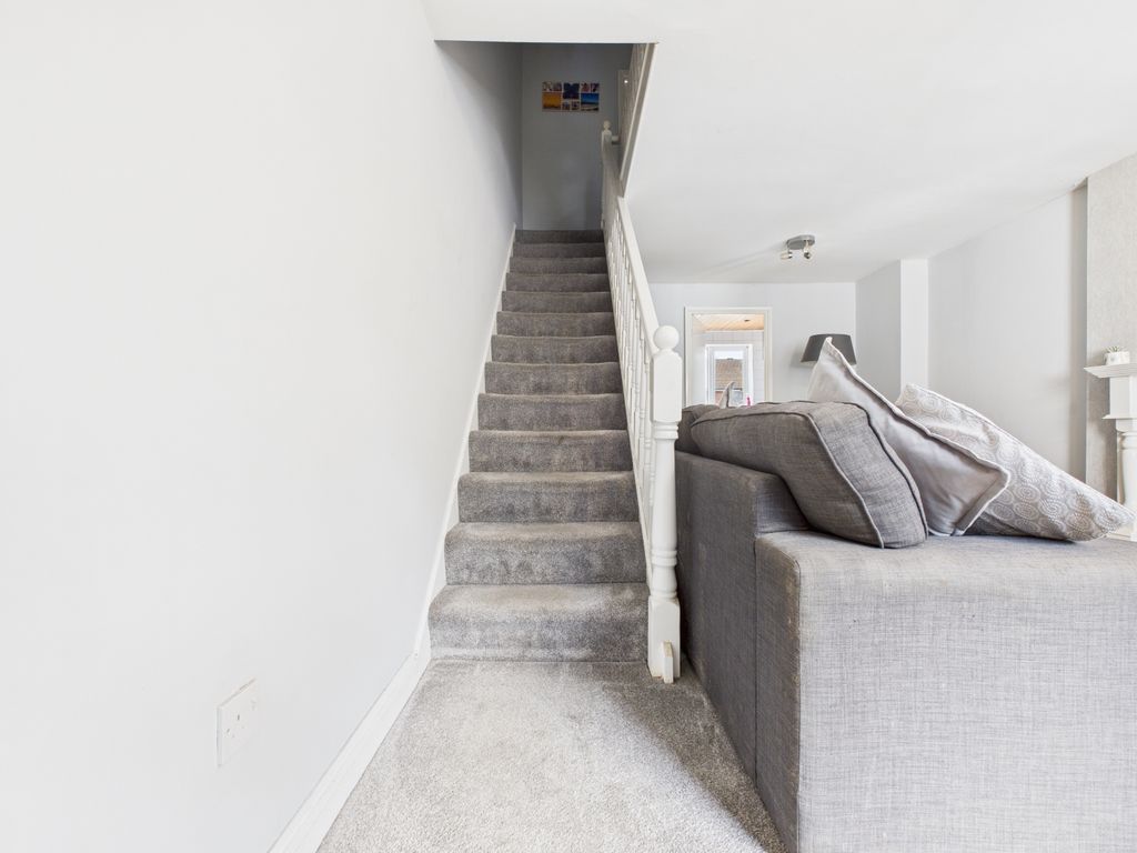 Property photo 3 of 17 Cam03729G0-Pr0155-Still006