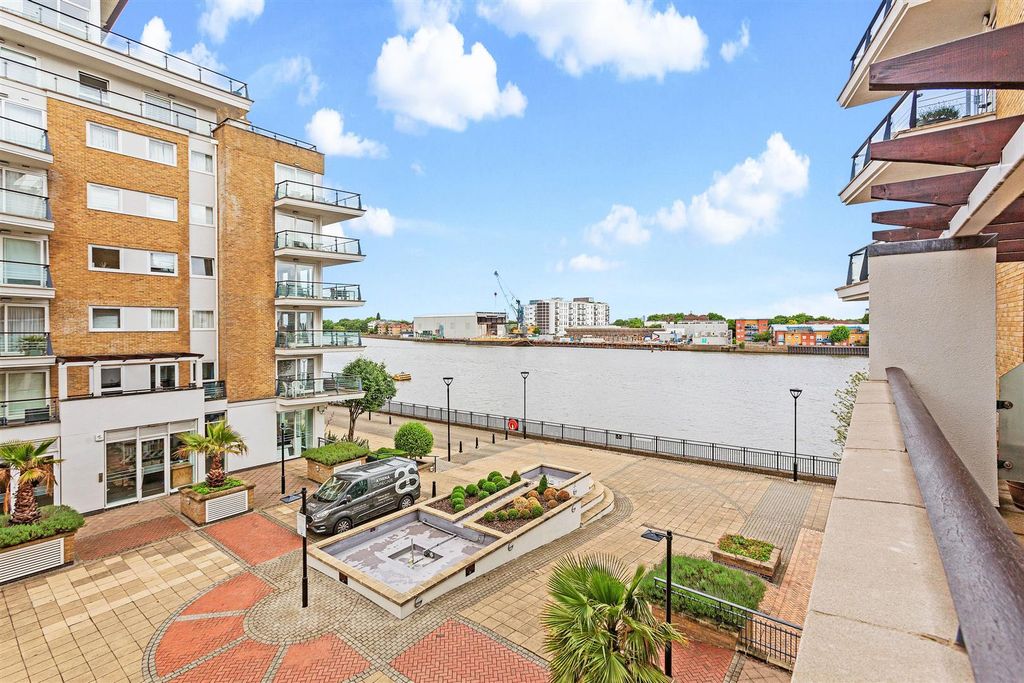 Property photo 1 of 13 External