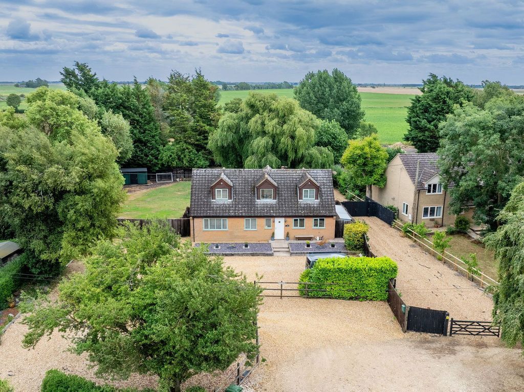 Property photo 2 of 53
