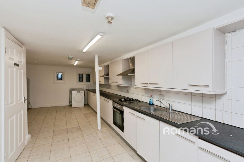 Property photo 3 of 11 Pbox-Img.Jpg