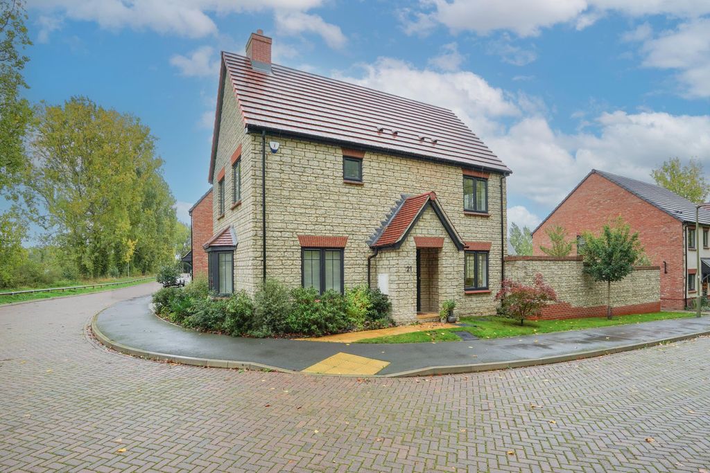 Property photo 1 of 23