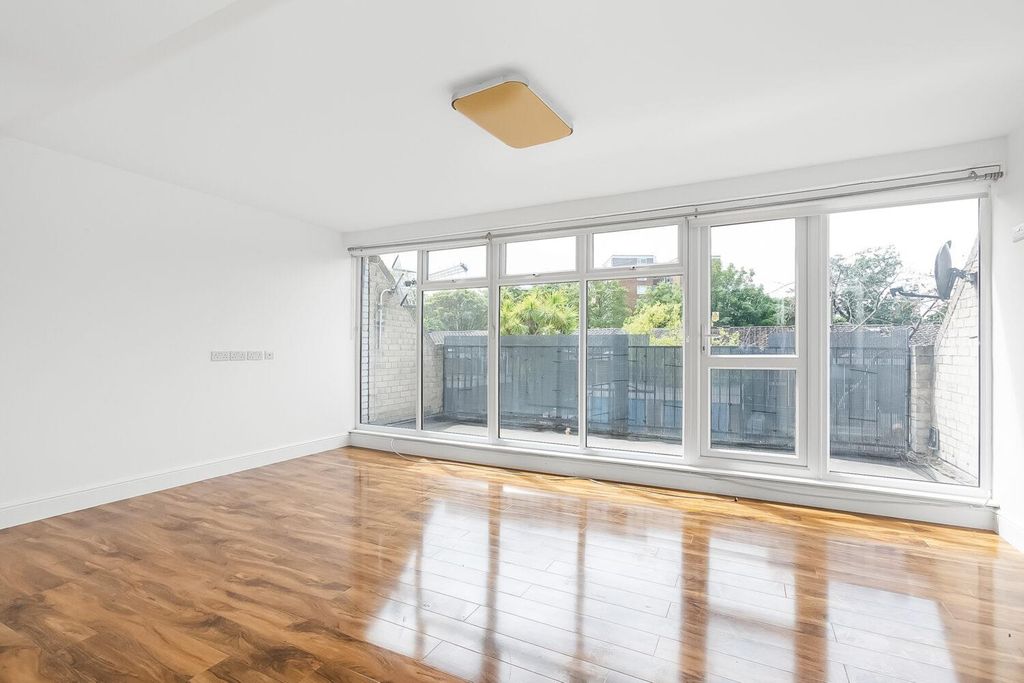 Property photo 1 of 10 R2A6116-1500x1000.Jpg