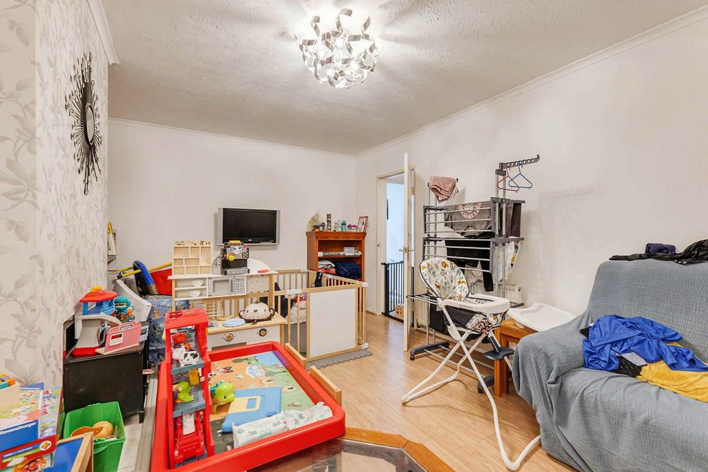 Property photo 3 of 9