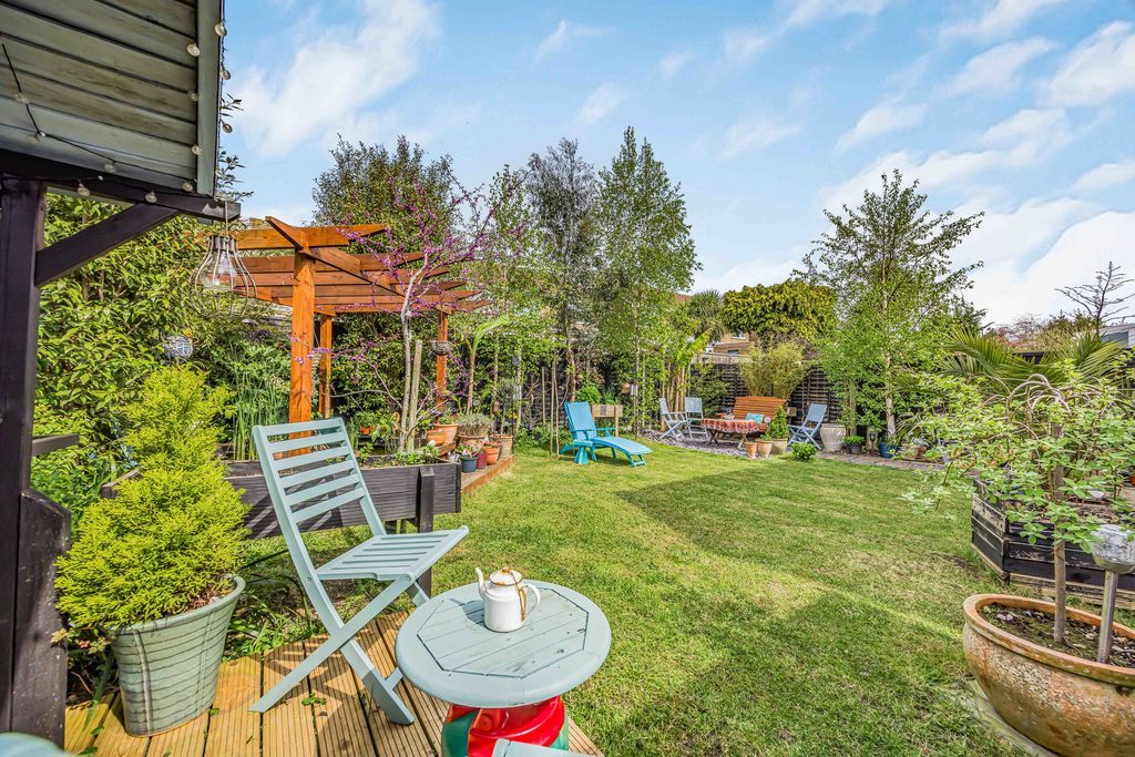 Property photo 3 of 16 Photo 5