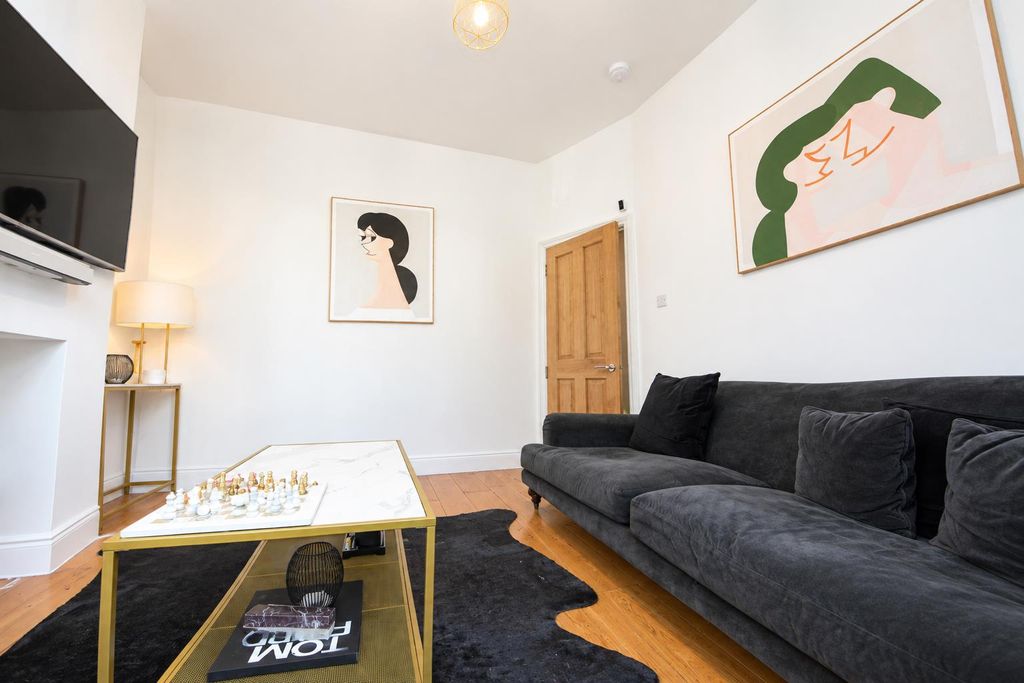 Property photo 2 of 10 2.Png
