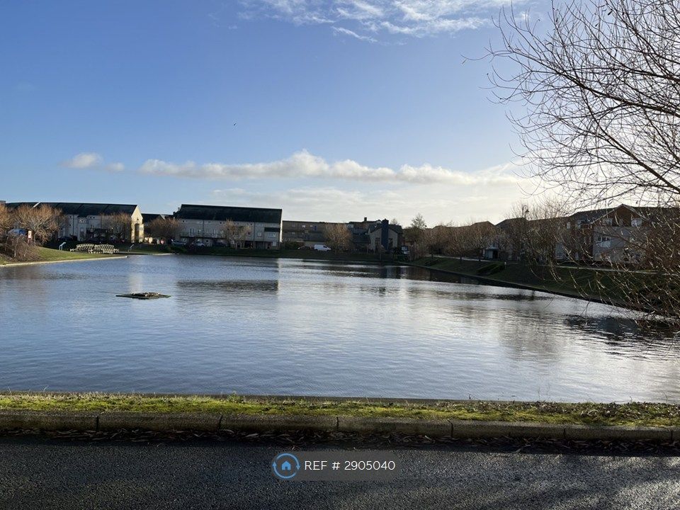 Property photo 2 of 10 Lake View