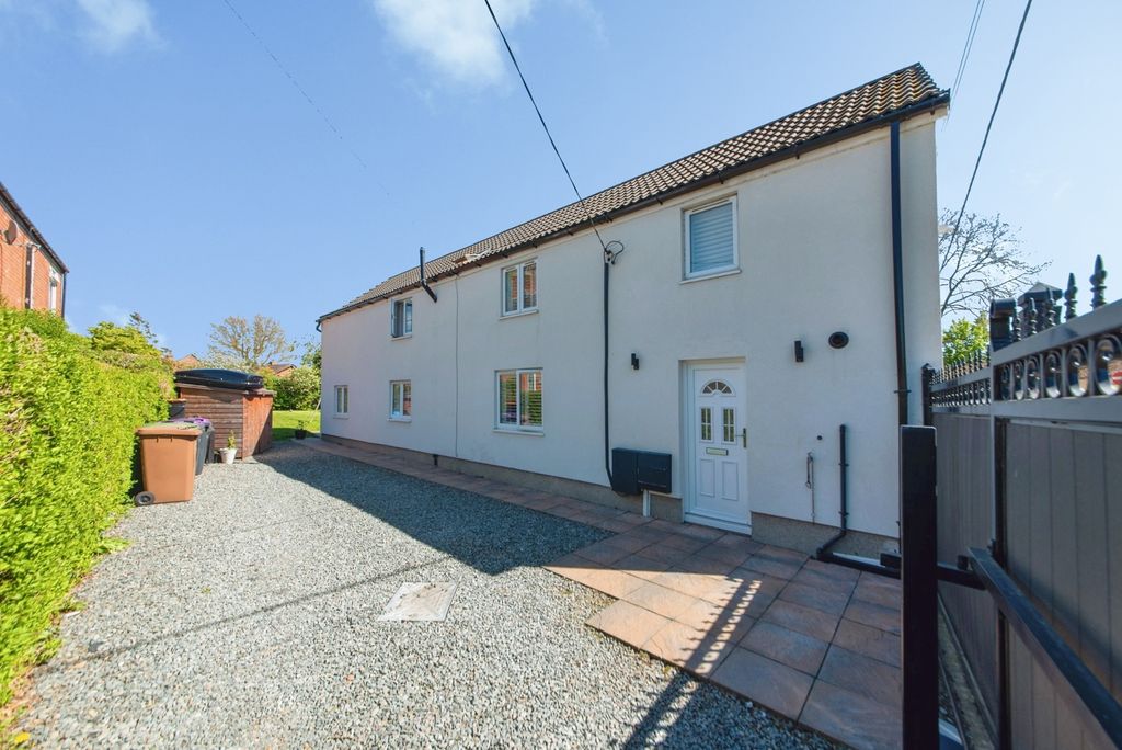 Property photo 1 of 19 Pbox-Img.Jpg